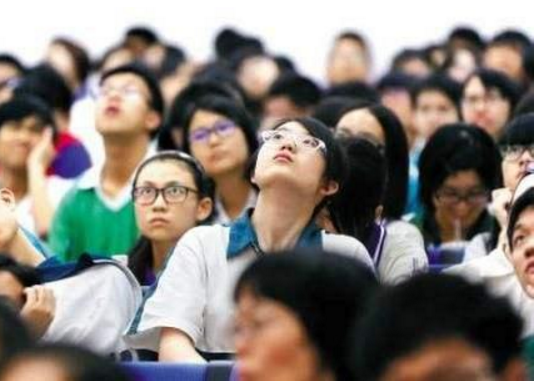 2021年高考难度系数有多高？听听考生们的心声，真的让人心疼