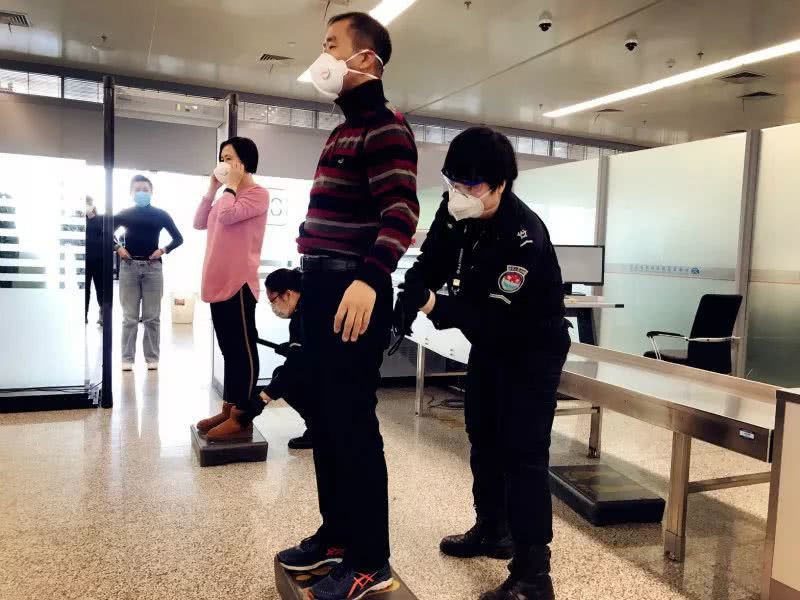 张丕林：买了7份意外险，带汽油登飞机，造成112人遇难