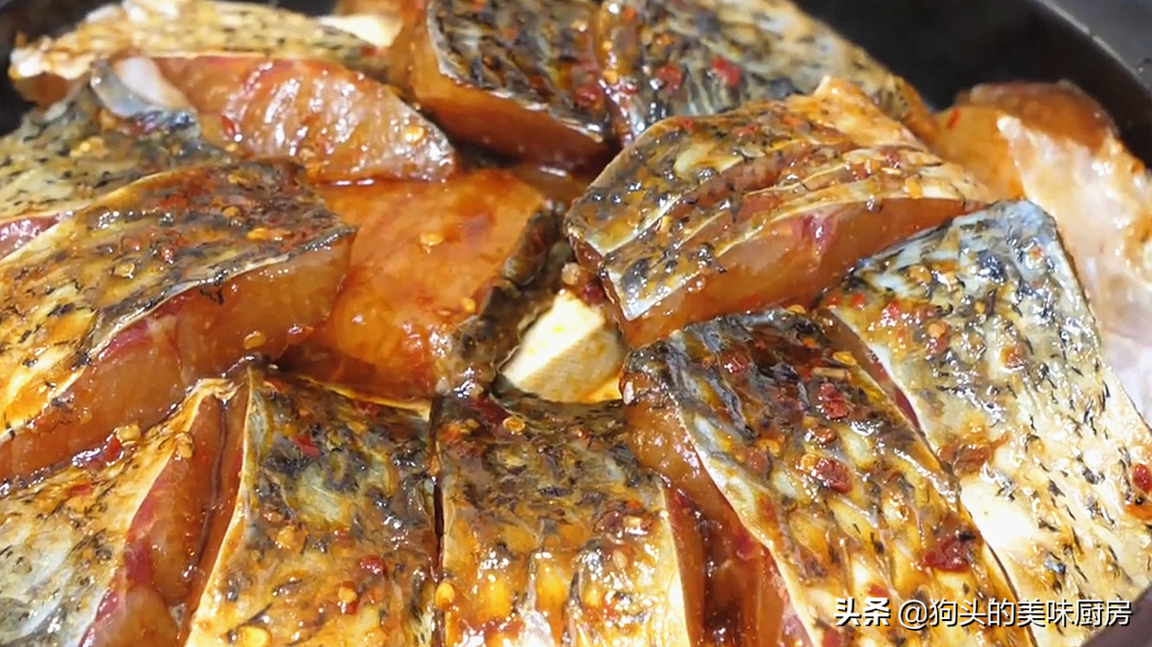 秋天要多吃鱼，教你懒人做法，用料简单味道香，上桌汤汁都不剩