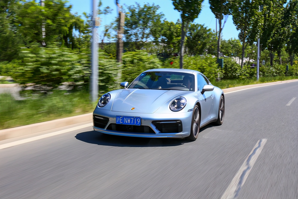 试驾过就一定会爱上它 体验保时捷911 Carrera S