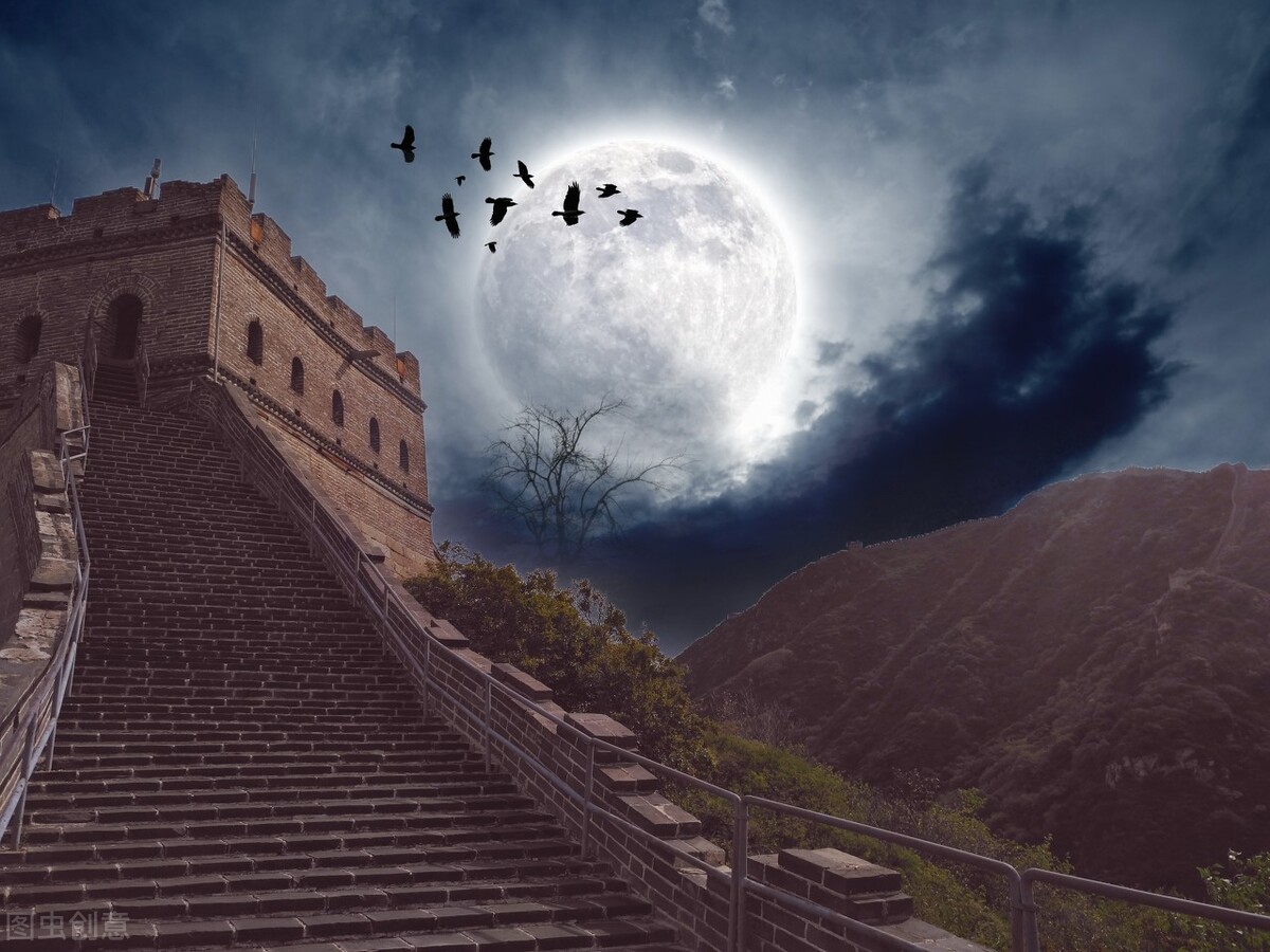 李白不拘一格的边塞诗,写前六句是为了极力烘托末二句,千古流传