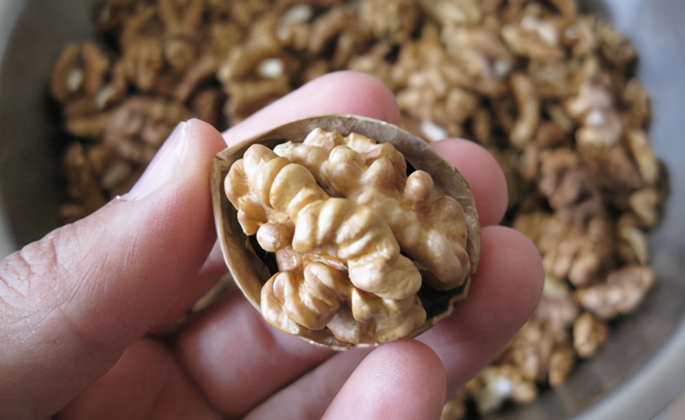 做汤圆，和面是关键，从馅料到包详细做法教给你，不露馅也不破皮