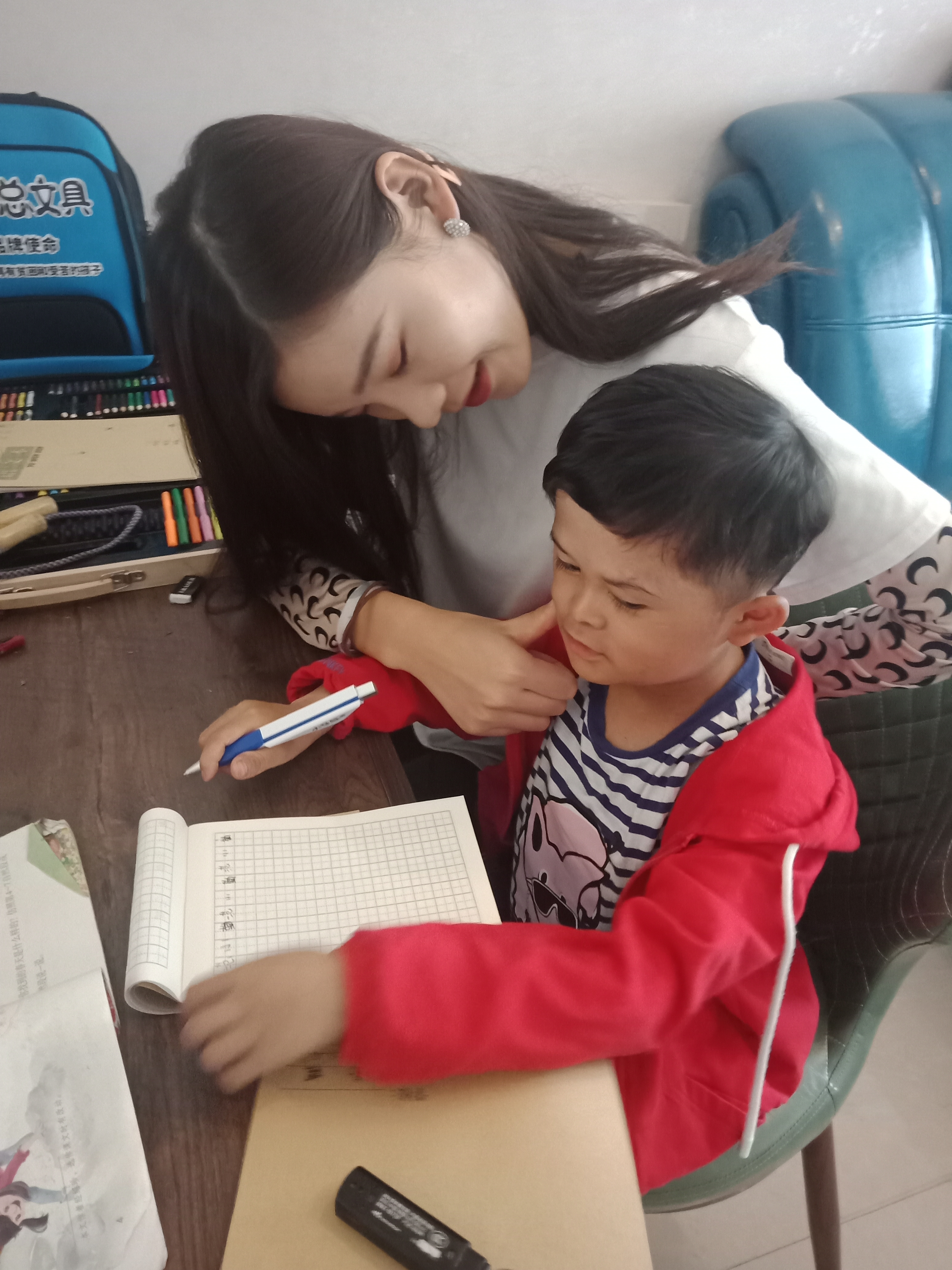 “小马云”现状：变身“小马总”，有专职保姆司机，11岁读二年级，爱画画爱看动画片，觉得马云“很棒”