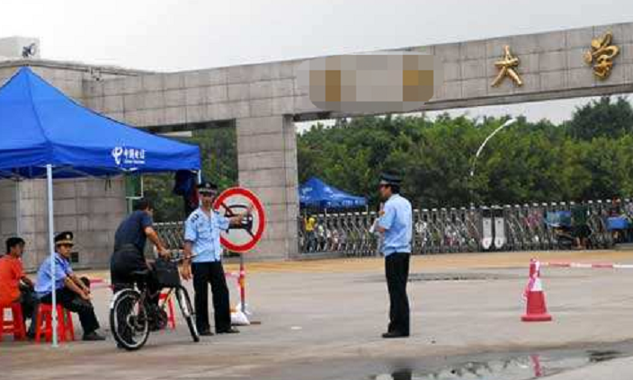 大学封校遭吐槽，2点原因惹学生不满，网友：这种封校有啥意义