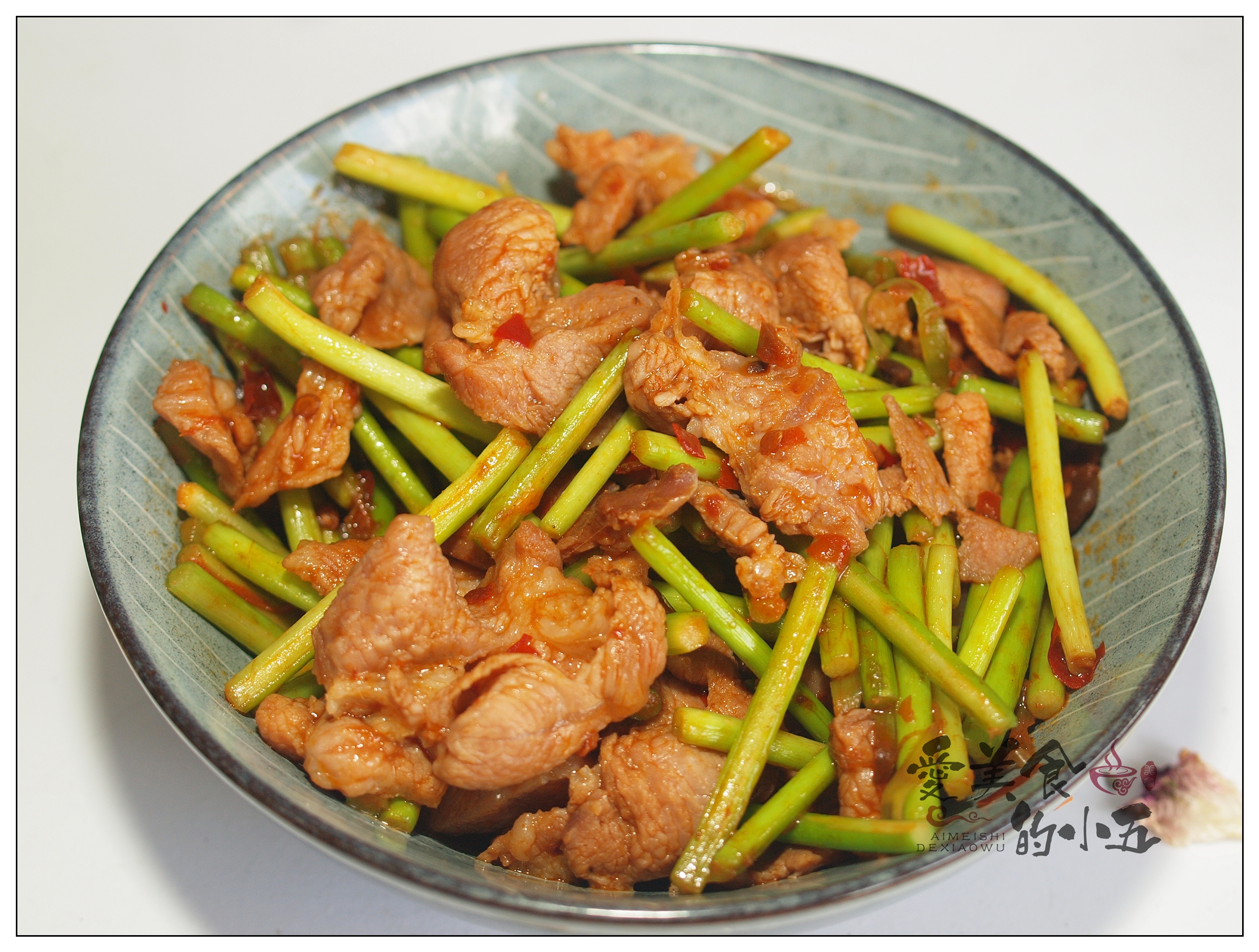 试一试蒜薹炒肉吧(蒜薹炒肉的)