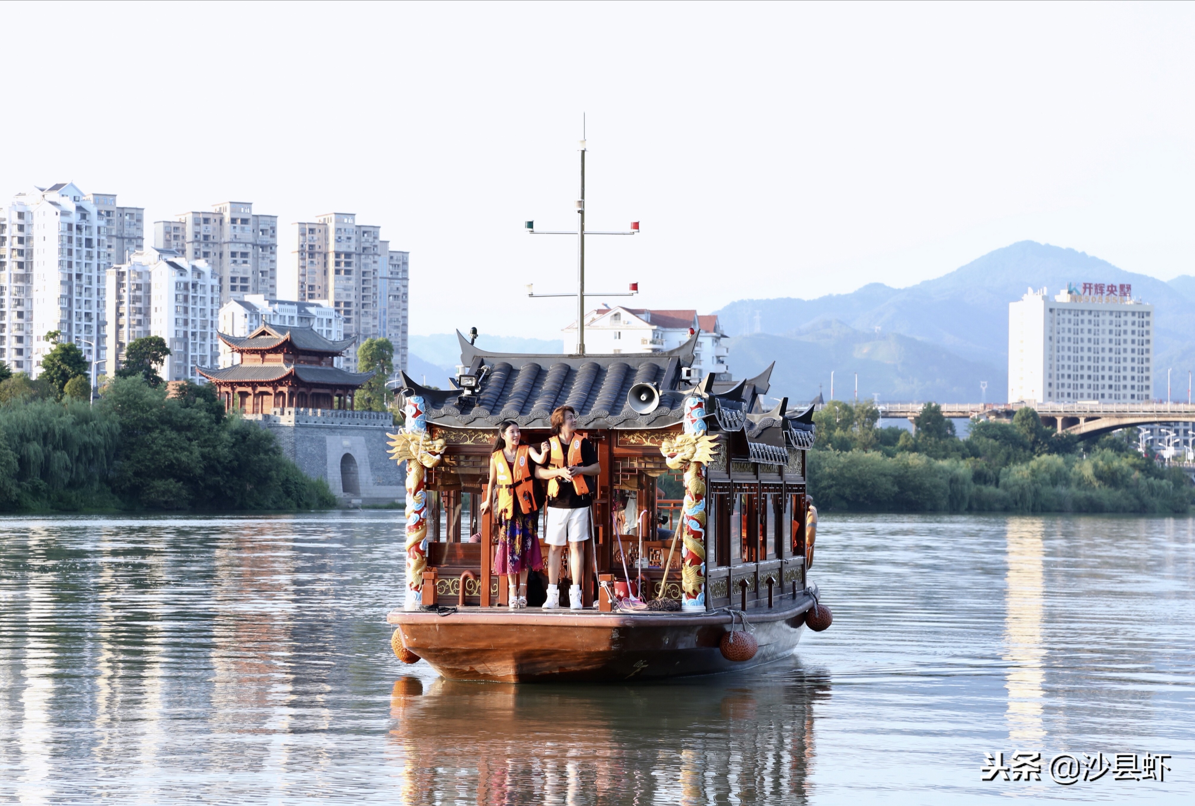 大洲古渡位於風景秀麗的淘金山風景區腳下大洲村虯江河段,乘坐遊船