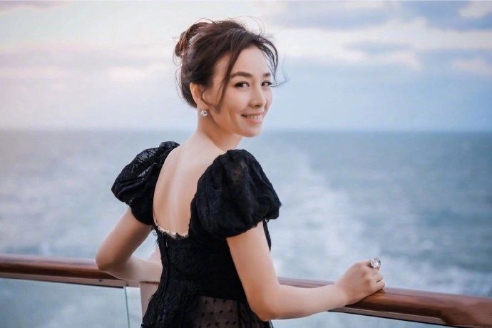 长了一张风情的脸，情史却干净如纸的10位女星，个个旺夫命