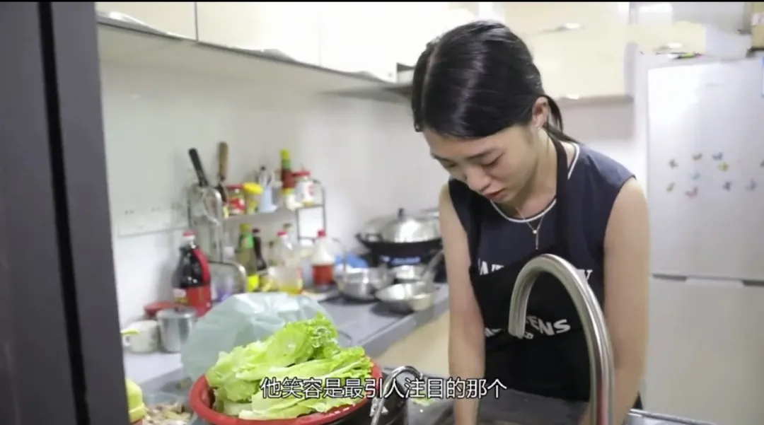 苏炳添百米封神后，“添嫂”曝光，从校服到婚纱的爱情太甜了