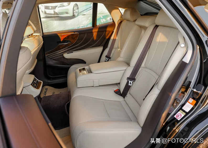 雷克萨斯LS350入门版，售价80万起，卖的就是颜值和品质？