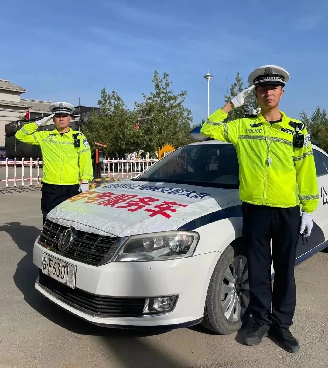 【护航高考】高考第一天，甘肃公安为梦护航！