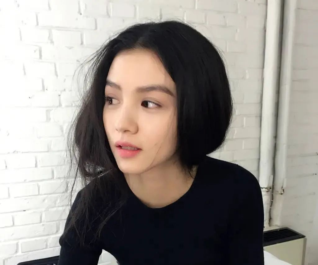娱乐圈，神秘的“小花旦”，19岁出道，23岁成影后，如今成透明人
