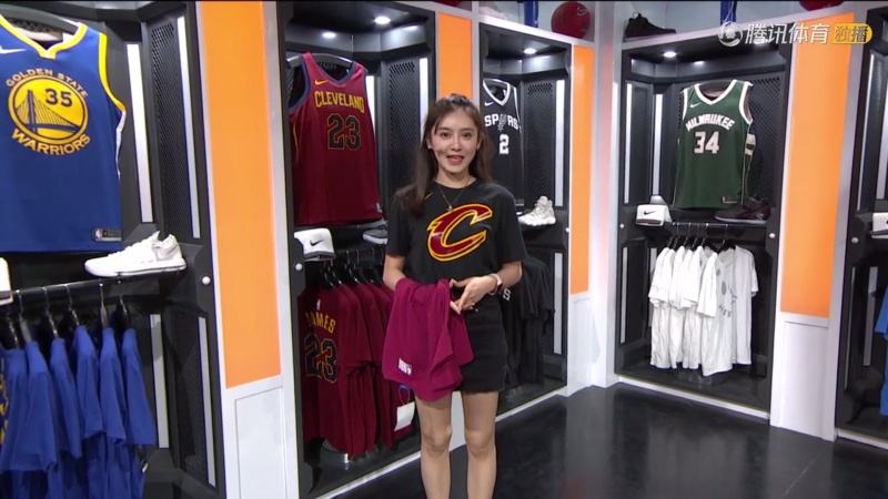 为什么nba都有娜姐(最美詹蜜，也是中国最有人气的篮球女主播)