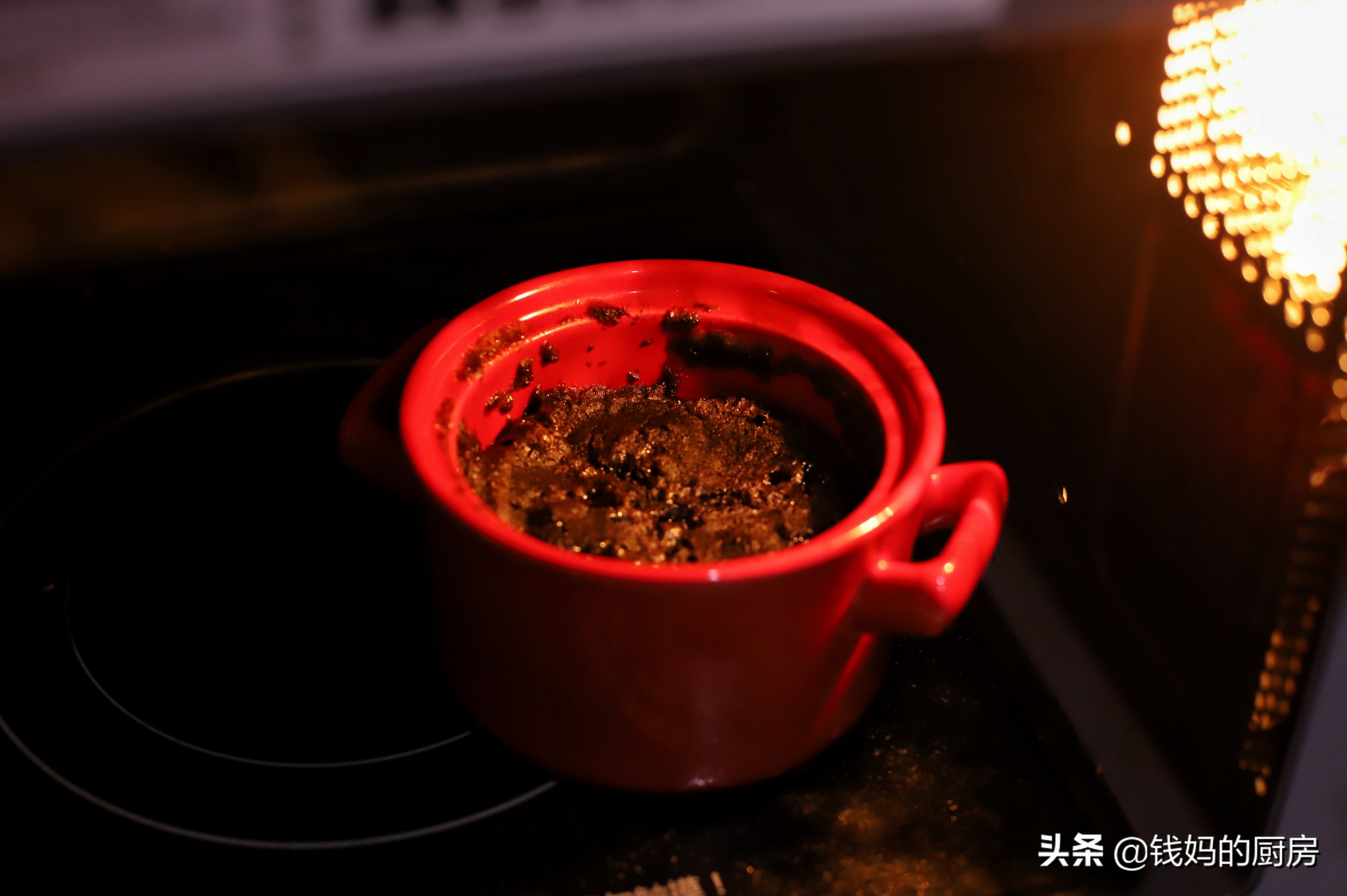 网上很火的1分钟微波炉蛋糕，看了教程，网友：手残星人有救了