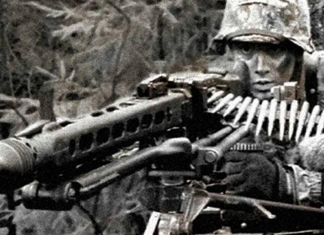 理论射速上千,mg42机枪实际消耗有多大?二战德军打仗真"富裕"