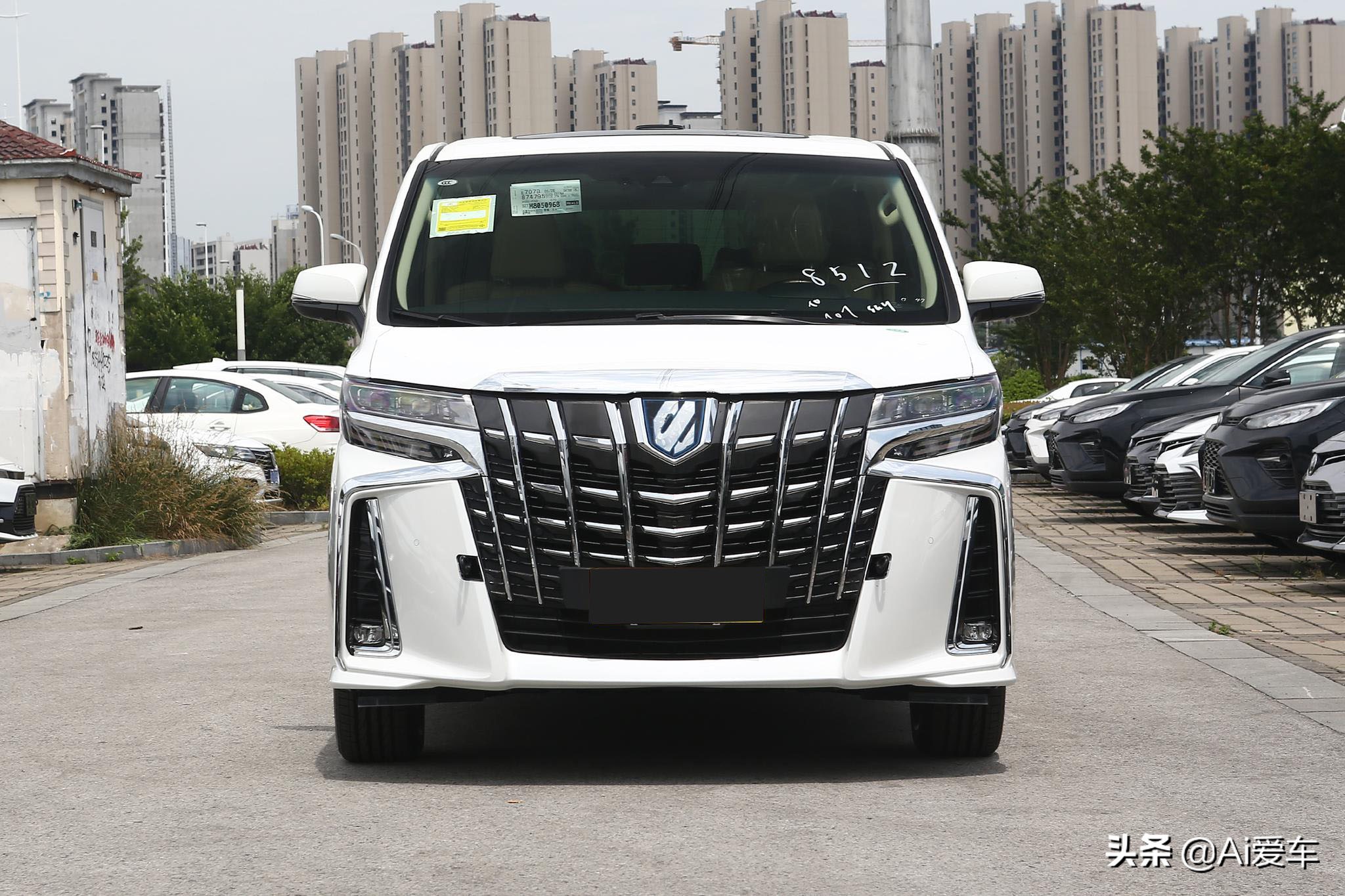 加价依旧排队买，顶级豪华大7座MPV，日系进口，带你看丰田埃尔法