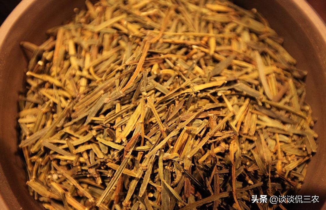 人称“螃蟹脚”，寄生在深山老树上，营养价值高，已成高端茶饮品