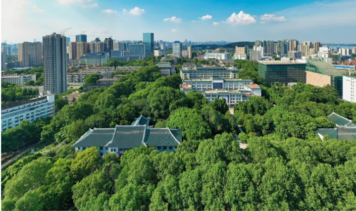 湖北超牛高校：邓小平亲笔题写校名，还坐拥全国唯一与全国第一！