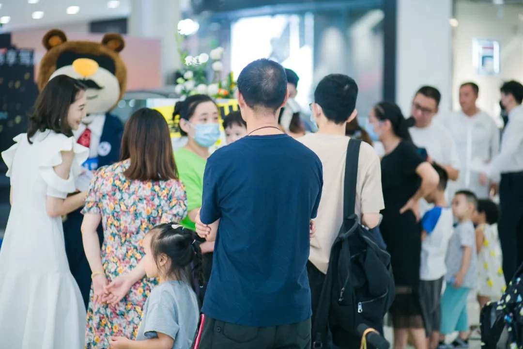 天生“i”动 畅享驾趣极致-创新纯电动BMW iX3商圈之旅圆满结束