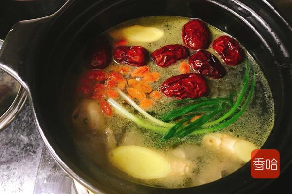 一鸽胜九鸡，鸽子汤这样熬才最滋补，汤鲜味浓，营养又健康