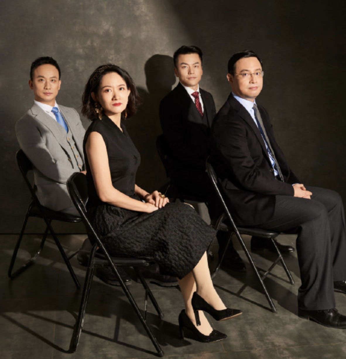 劝丁辉不要背水一战，自己偷偷这样做的女律师，比徐灵菱差在哪儿