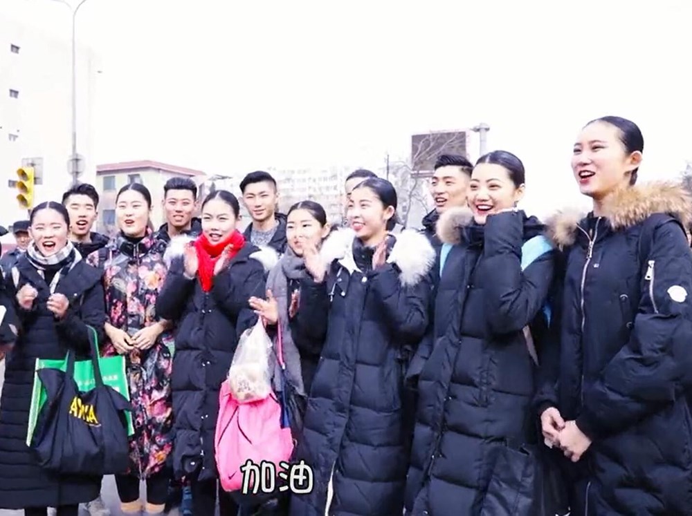 “高个”新娘穿婚纱像小仙女，谁说个高就不美？别再对身高有偏见