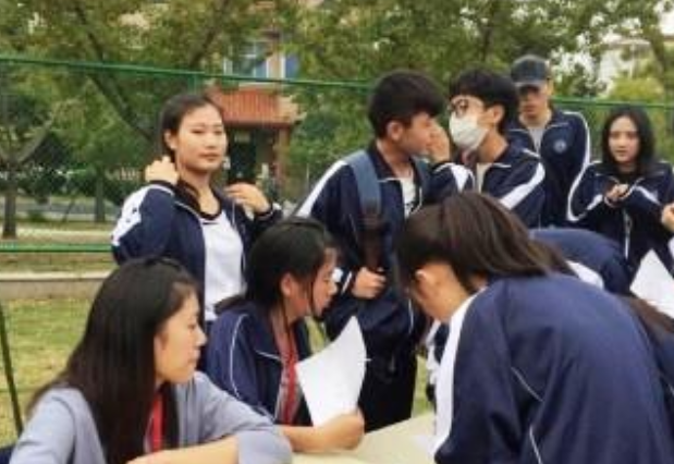 继高中不能招复读生后，私立学校也不能随便进了，学生有喜有忧