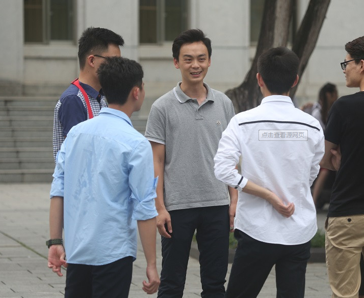 大学辅导员每月能赚多少钱？真实工资条流出，难怪博士也想当导员