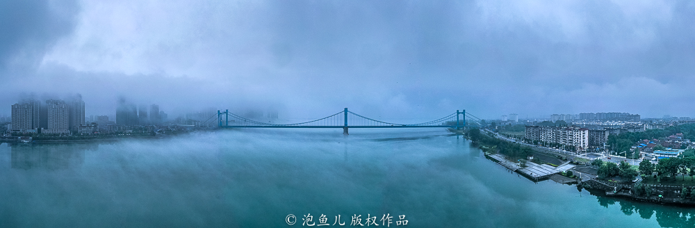 难得一见！下雨天出现平流雾奇观，襄阳古城秒变“海市蜃楼”