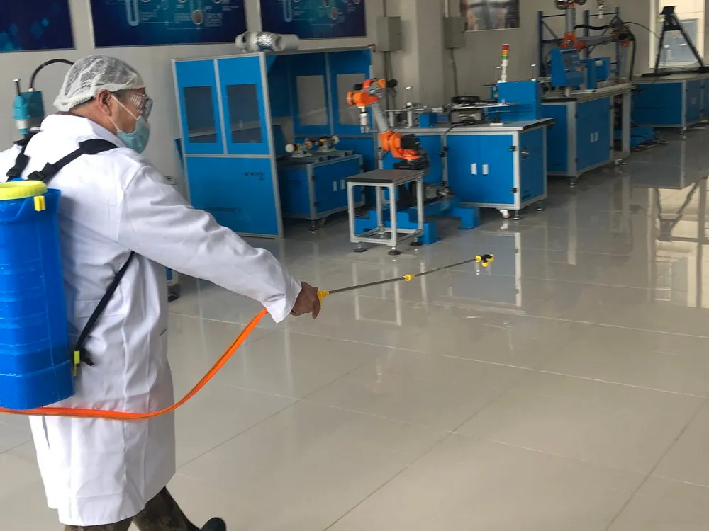 硬核“备战”开学 || 哈铁建学校举行疫情防控演练