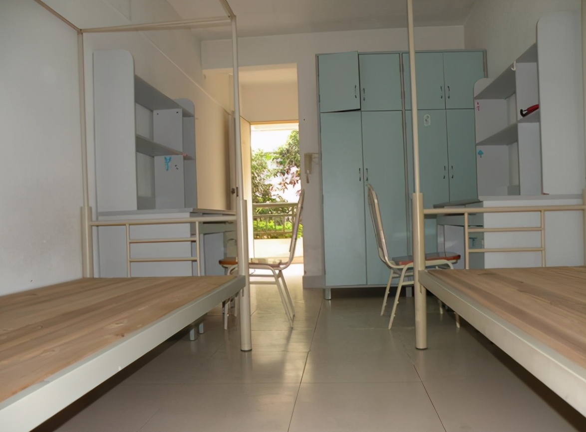 国内“豪华宿舍”大学排名，配套设施很齐全，上床下桌都是标配