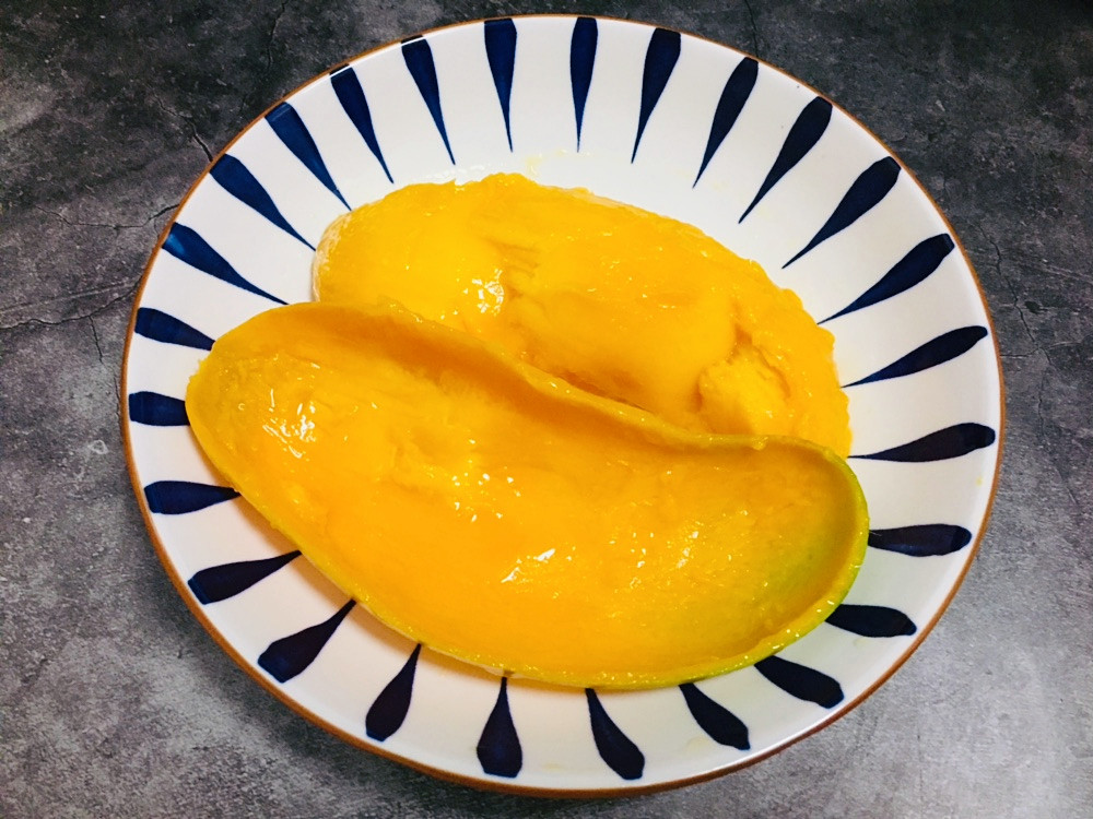 切芒果的方法窍门超实用的4种芒果切法简单省事儿不脏手