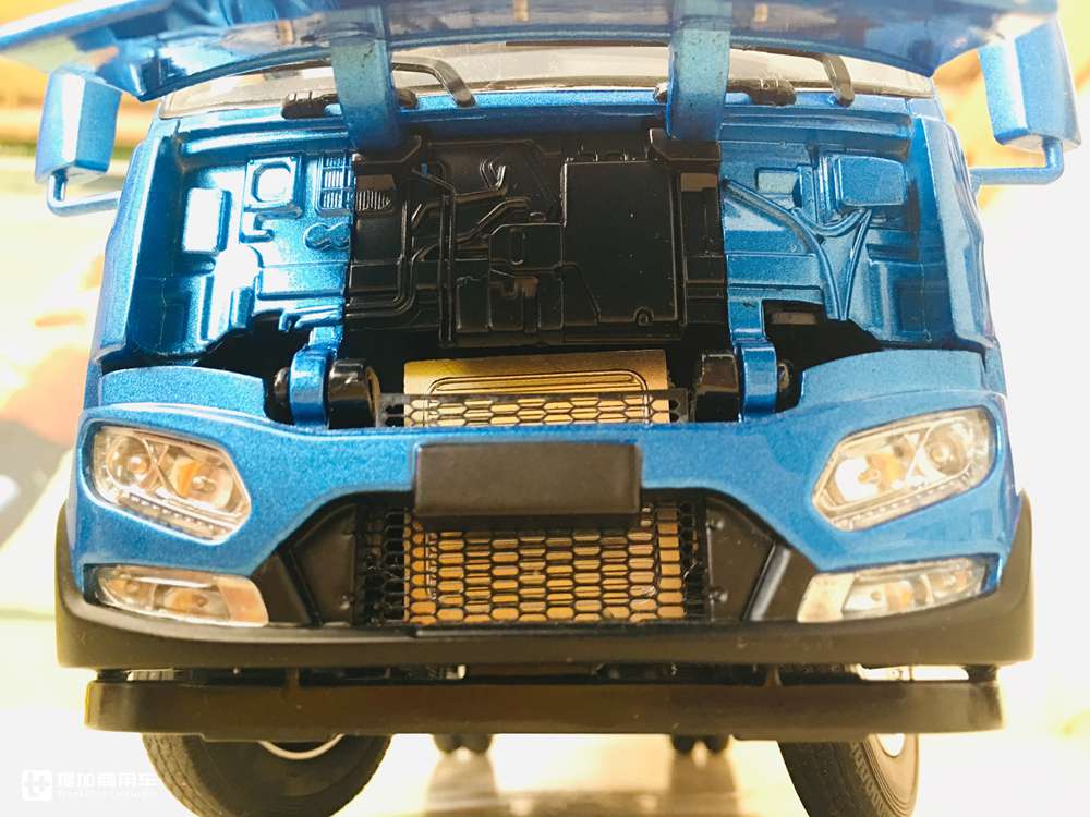 24比例东风天锦中卡模型开箱,外观还原度高,依然有神鹰的影子