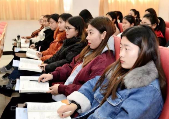 考不上大学不要愁，这些大专专业，毕业一样找到好工作