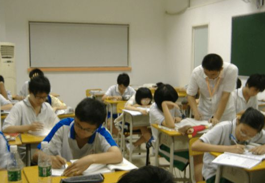 本科生福利来了，上大学不仅“免学费”还有补助，多地已开始实行