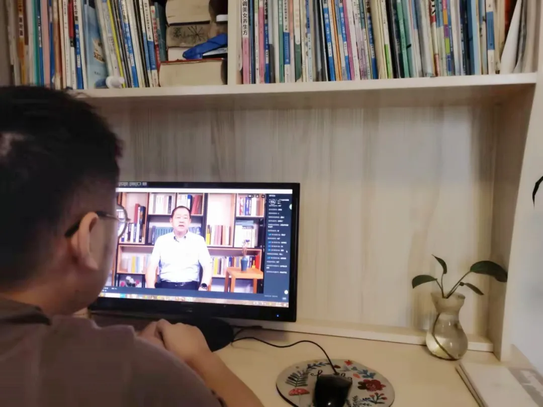 老师化身“主播”？快看过来，新学期网课开始啦