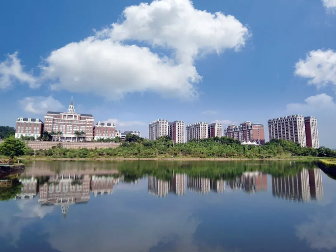 补填志愿:广州华立科技职业学院49个热门专业任选,还可以专本连读