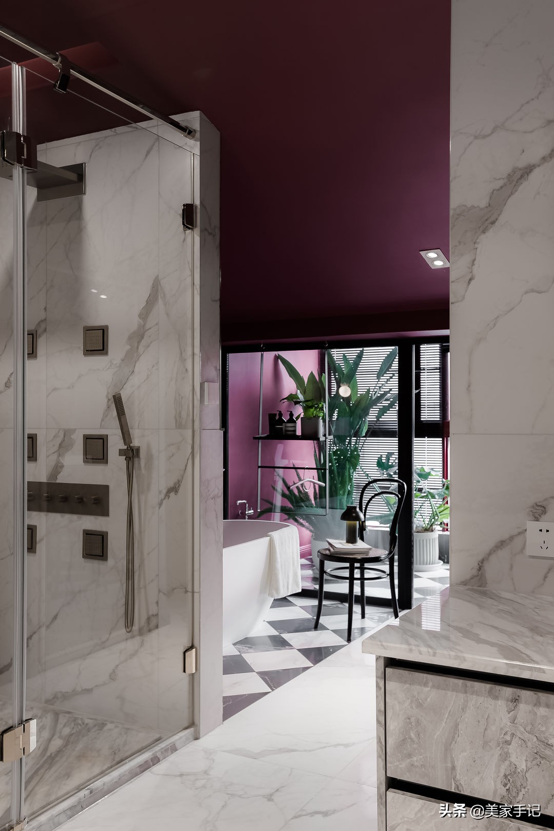 成都夫妻家中的高级场面：凭一个楼梯就圈粉无数，职住一体太爽了