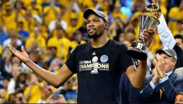 都哪些和nba合作(美媒列举NBA合作最多球星，詹姆斯杜兰特上榜，奥尼尔成第一)