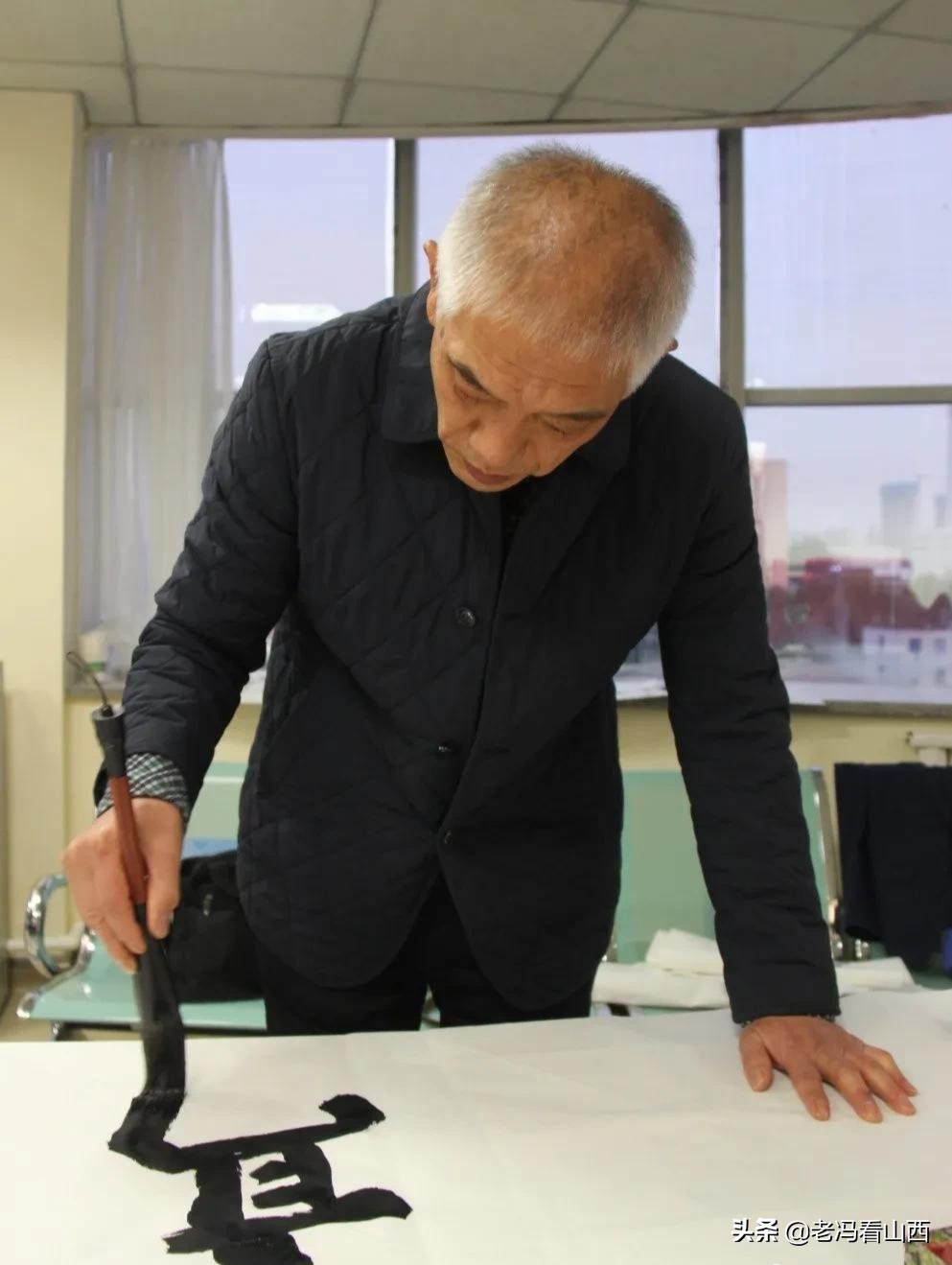 弘扬国学经典 品味书画艺术 太原市老年书画家协会走进爱尔眼科医院