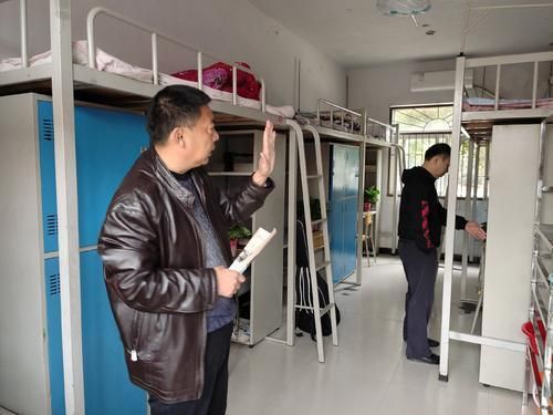 “后悔让儿子住校”，一位初三家长的心里话，说出寄宿的现实危害