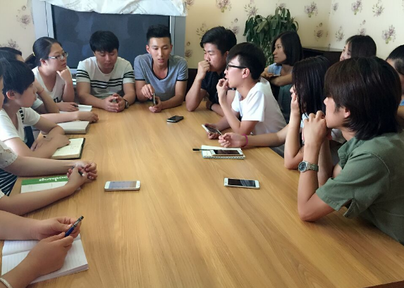 女大学生“怀孕”现象频发，大三学姐说出缘由，学生别不当回事