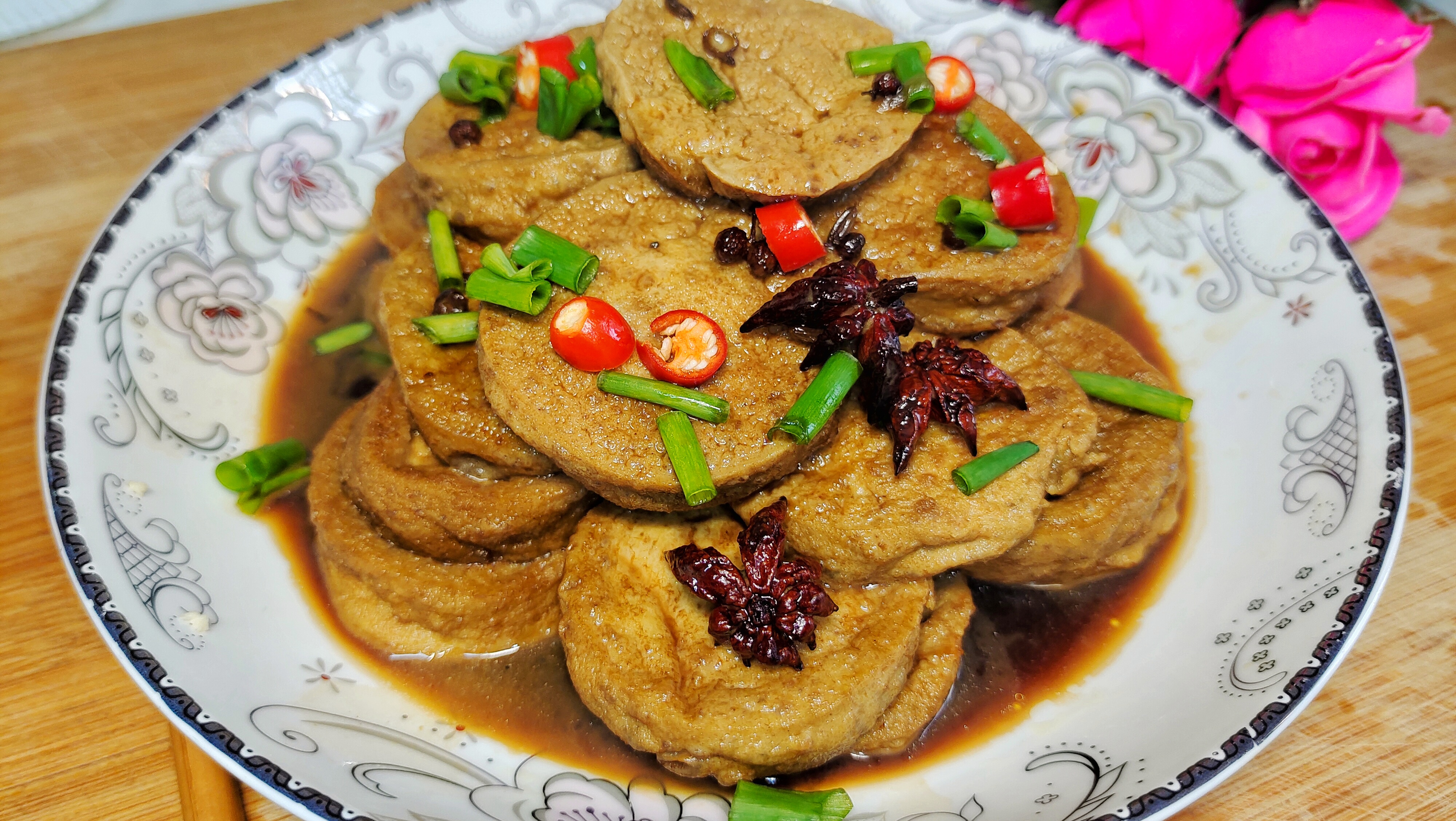 素鸡不用炒着吃，简单4步比红烧肉好吃，软嫩多汁，吃一次忘不掉