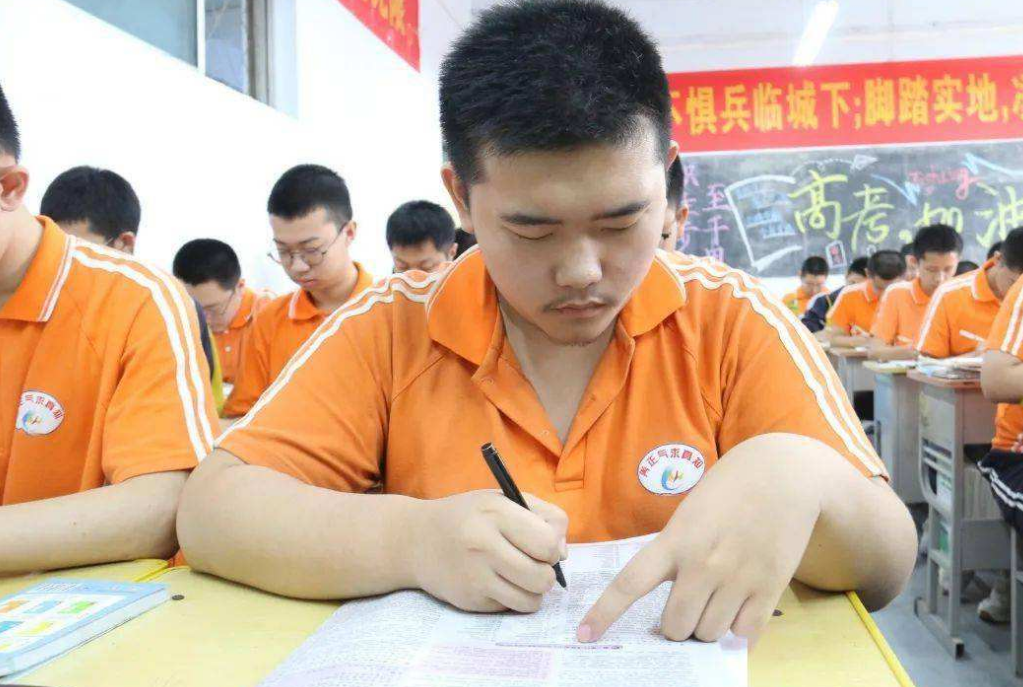 北航进入国内高校前十，哈工大排16，这个大学榜单你认同吗