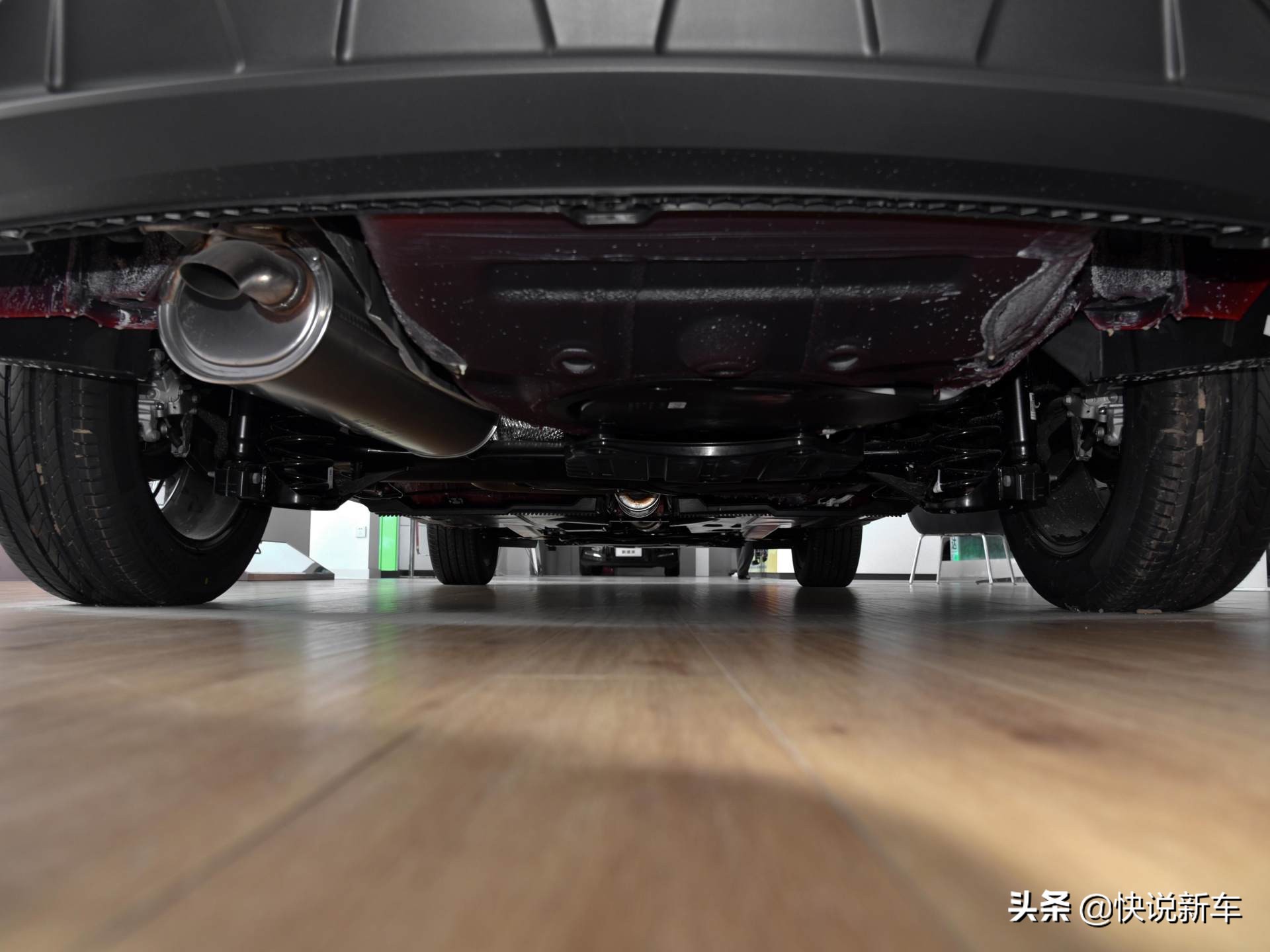 价格便宜还有自动挡，油耗不到6L的SUV，带你看斯柯达柯米克GT