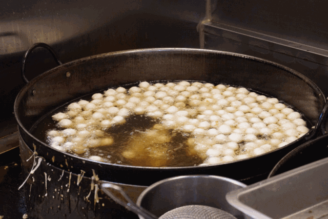 一个汤圆70大卡！5个汤圆相当于吃2碗米饭？热量全堆在肚子上了