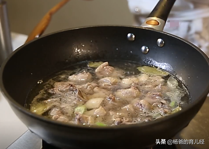 在家教你做清炖老鸭汤，鲜香肉嫩，营养好吃，孩子爱喝的美味汤羹