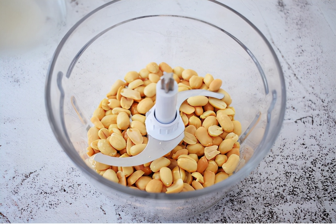 想吃花生酱不用买，自己在家也能做，纯天然的更健康