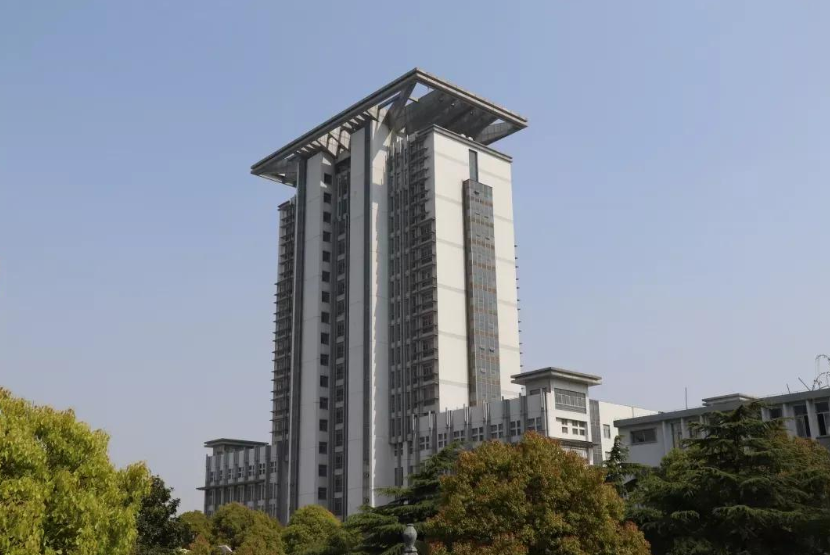 江苏这两所师范大学，师资雄厚，就业好，适合低分考生捡漏