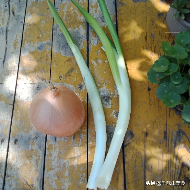 厨师长教你在家熬葱油，酒店大厨用的明油，炒菜好吃就是香的原因