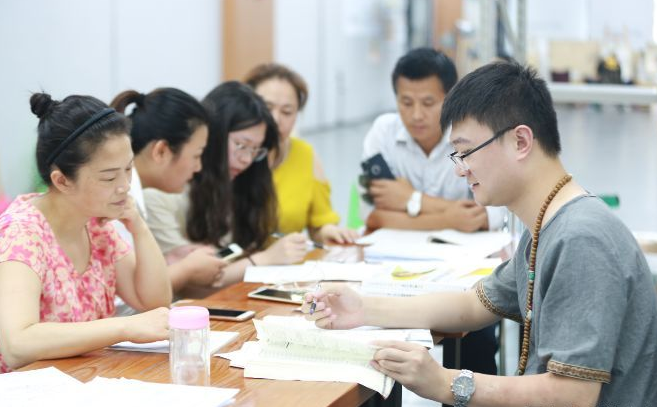 大学里正在被“撤销”的专业，就业前景堪忧，21届考生报考要三思